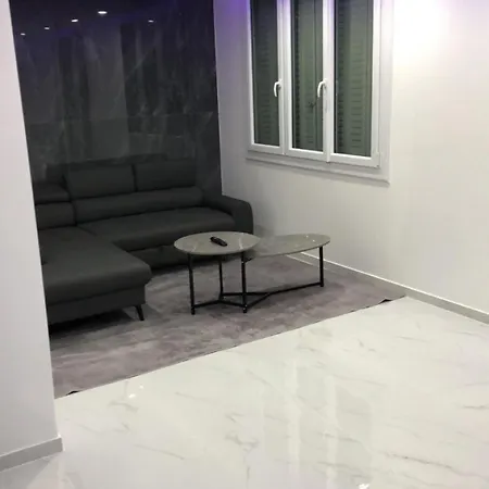 Apartment Standing *