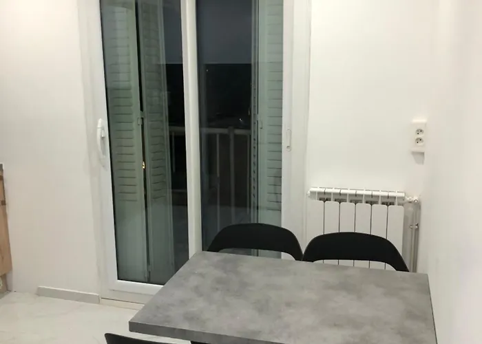Standing Apartament